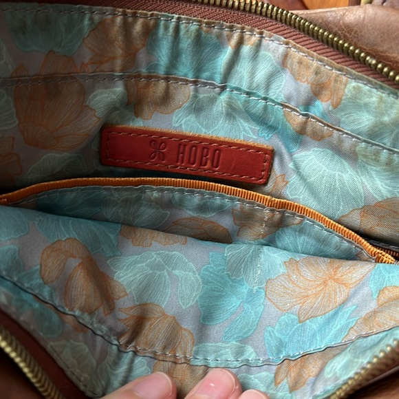 Hobo Leather Crossbody Bag - Picture 7 of 15